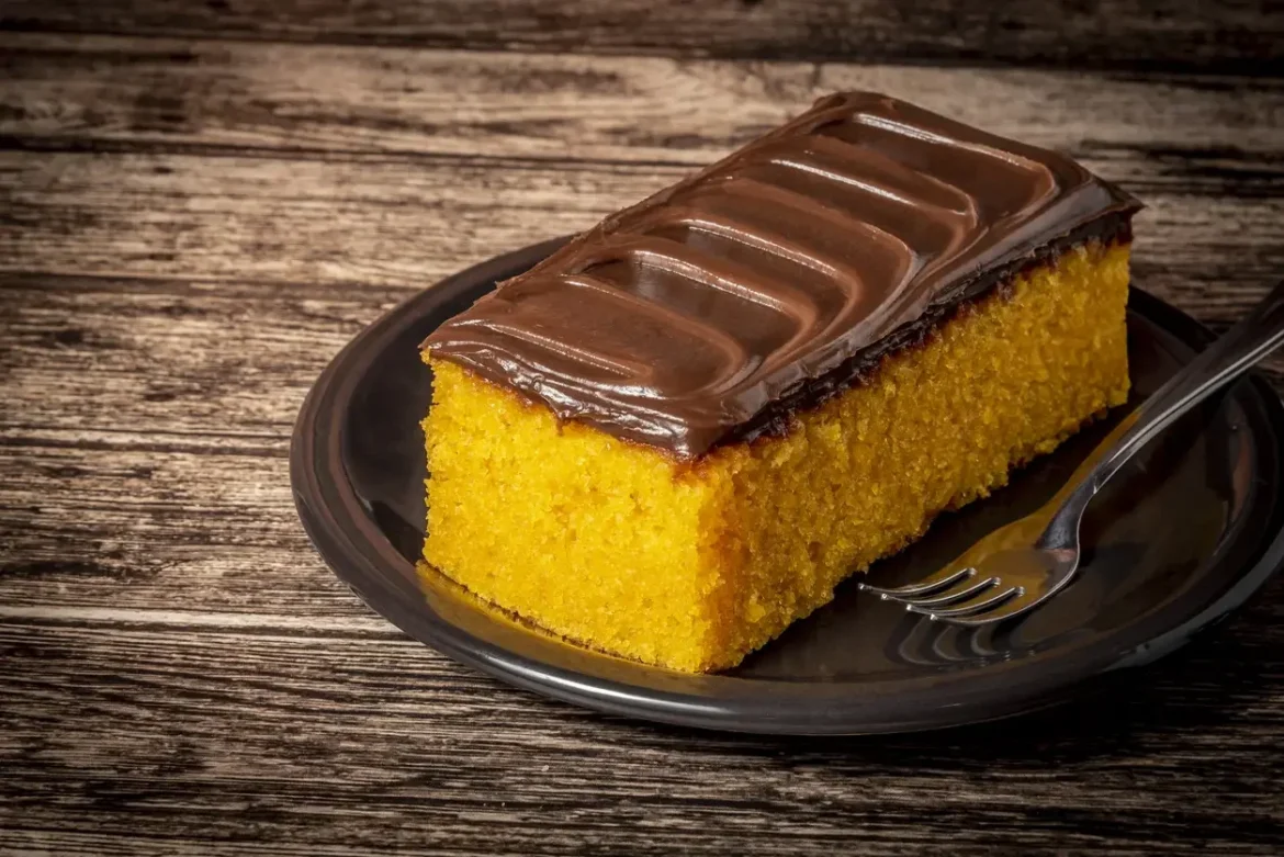 Bolo de Cenoura com Cobertura de Chocolate