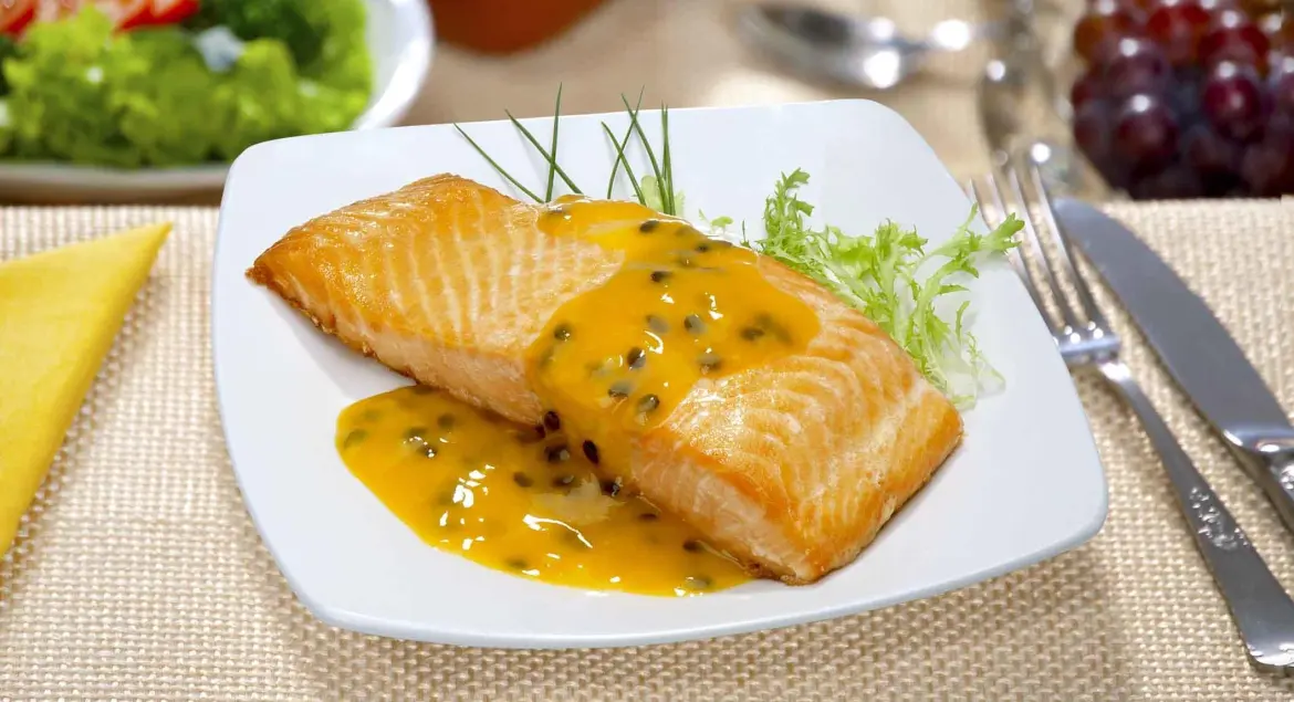 Filé de Salmão Grelhado com Molho de Maracujá